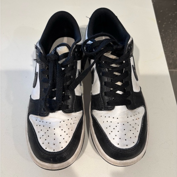 Nike Kids Dunk Low - Black and White Sneakers size 4 - Picture 7 of 7
